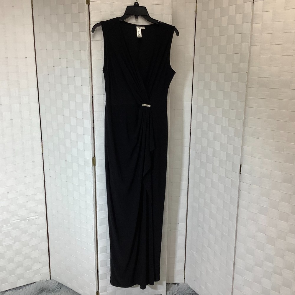 emma & michelle black sleeveless maxi dress size medium